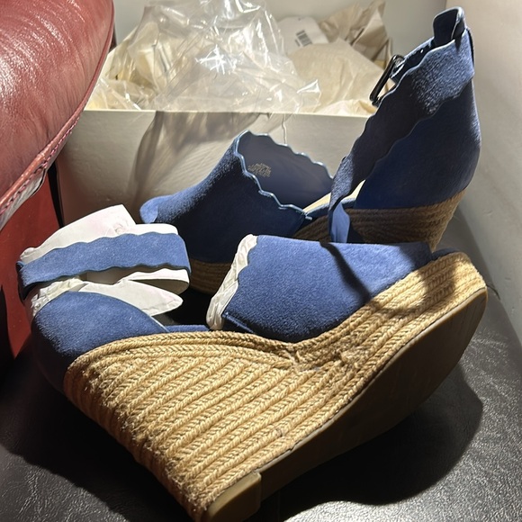 Beautiful Light blue Suede Ankle Strap Espadrille Wedge size 8-1/2 medium - Picture 5 of 10